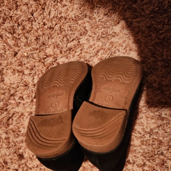 Cat and Jack Size 5 Bootie Boots - Picture 2 of 4